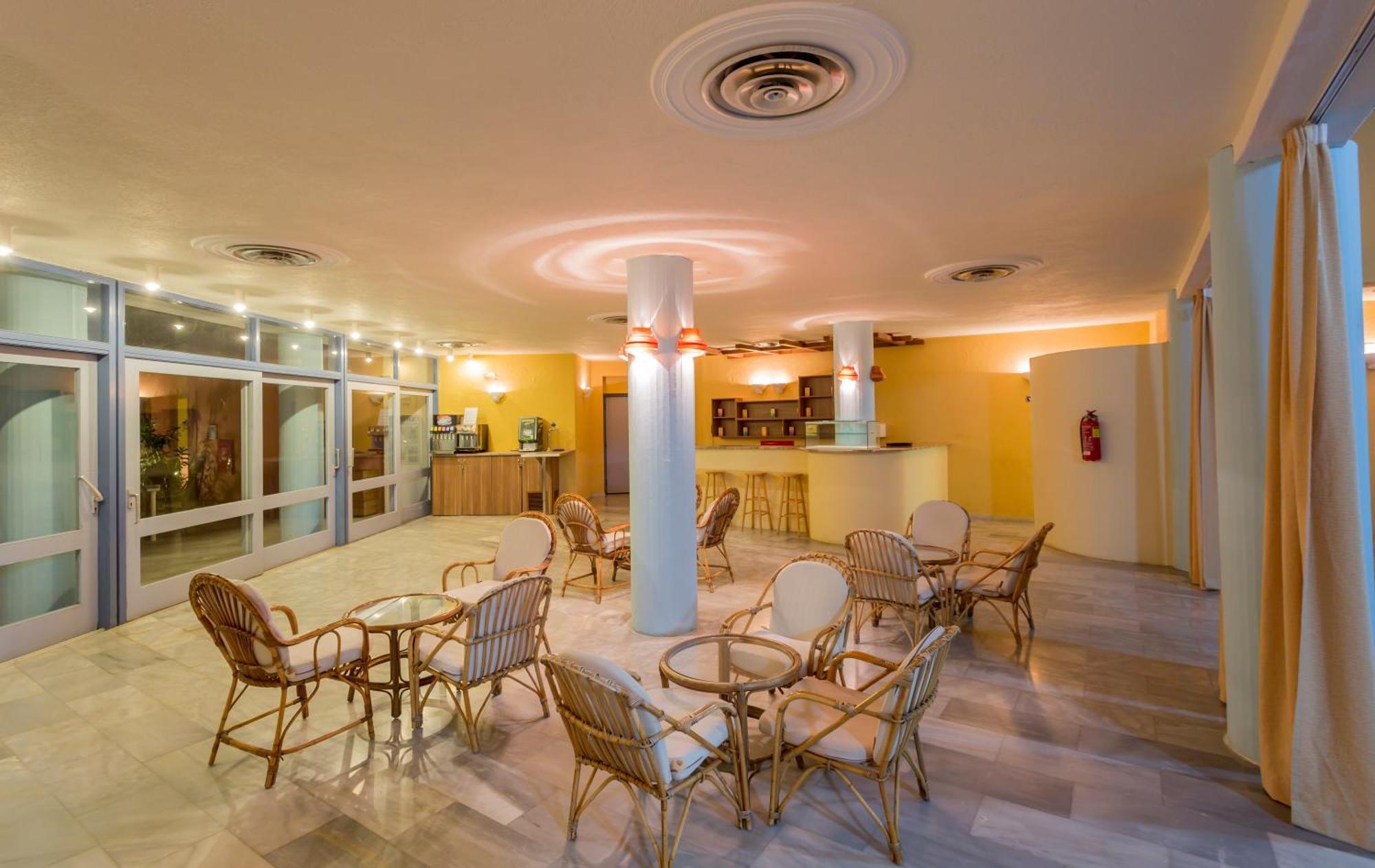 Dessole Dolphin Bay Hotel Amoudara  Bagian luar foto